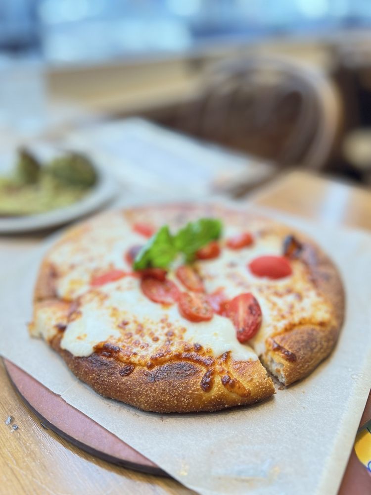 Social spots from Urth Caffé - Orange