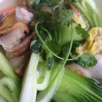 King Noodle House - Chicken broth, fresh hand noodles, bok choy, roast pork, shrimp and wontons!! Totally hit the spot and my throat (I'm sick) - Chinese Near Me - Everett, Washington