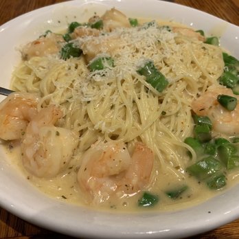 Olive Garden Italian Restaurant - Shrimp Scampi w/o tomatoes - Italian Near Me - Redding, California Olive Garden Italian Restaurant - Shrimp Scampi w/o tomatoes - Italian Near Me - Redding, California