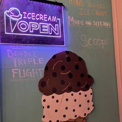 Scoops Microcreamery