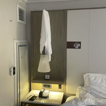Laguna Cliffs Marriott Resort & Spa - Towel blocking air vent - Venues & Event Spaces Near Me - Dana Point, California Laguna Cliffs Marriott Resort & Spa - Towel blocking air vent - Venues & Event Spaces Near Me - Dana Point, California