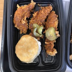 KFC - 8$ for this, smh not worth. Saddest KFC ever