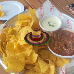 Salsa & queso