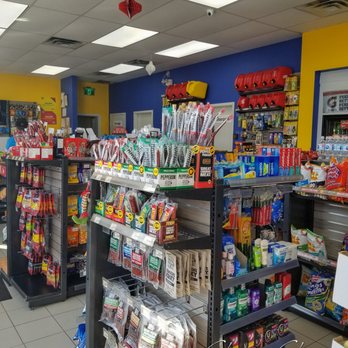 Vaughan Esso - interior - Gas Stations Near Me - Vaughan, Ontario