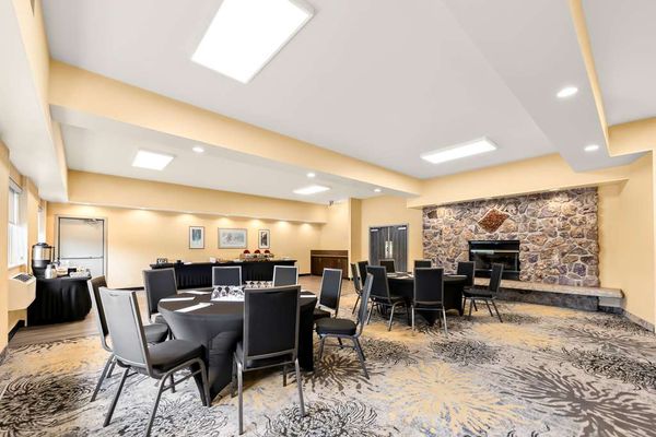 Best Western Plus NorWester Hotel & Conference Centre by null