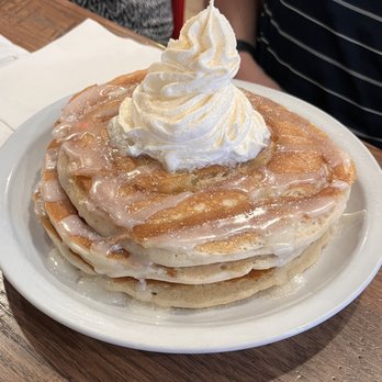 Frizzle Chicken Cafe - Cinnamon bun pancakes - Breakfast & Brunch Near Me - Pigeon Forge, Tennessee