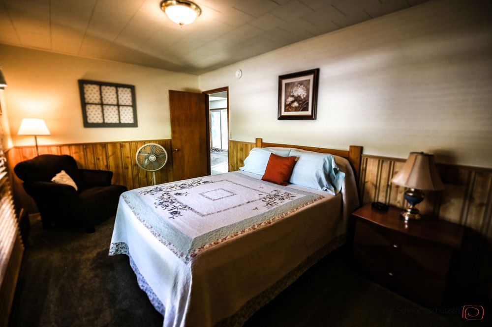 THE PINES COUNTRY INN 24 Photos & 17 Reviews 248 E Wentworth St