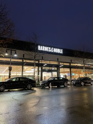 Barnes & Noble by null