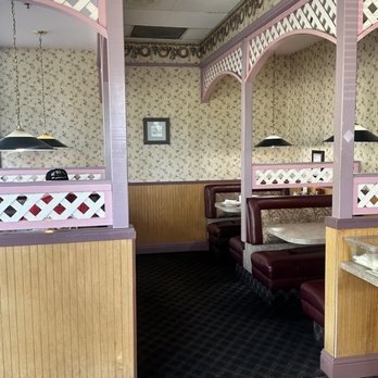 Country Waffles - Inside - Breakfast & Brunch Near Me - Fresno, California