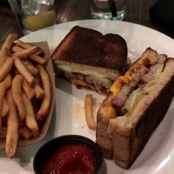 Smoke Brewing Company - Pork belly grilled cheese an fries - Bars Near Me - Lee's Summit, Missouri Smoke Brewing Company - Pork belly grilled cheese an fries - Bars Near Me - Lee's Summit, Missouri