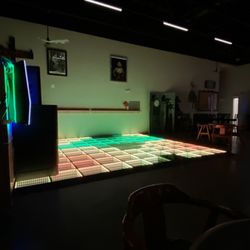 Newfie's Pub - AmAzing dance floor