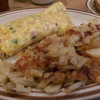 Sungate Diner - Western Omelet and home fries with onions - they forgot the cheese, but hey, at least I saved some calories! - Diners Near Me - Marcus Hook, Pennsylvania