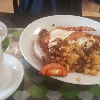 Walter's Table - English breakfast. - Breakfast & Brunch Near Me - Woodstock, New Brunswick Walter's Table - English breakfast. - Breakfast & Brunch Near Me - Woodstock, New Brunswick