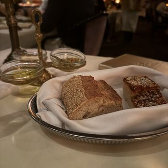 La Dolce Vita - Tableside bread - Italian Near Me - Beverly Hills, California La Dolce Vita - Tableside bread - Italian Near Me - Beverly Hills, California