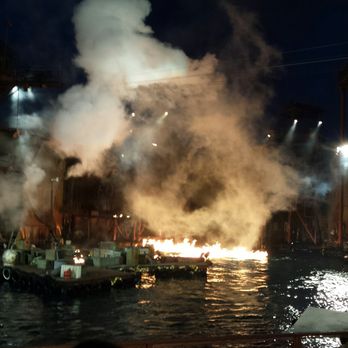 WaterWorld - Suspense! - Amusement Parks Near Me - Universal City, California WaterWorld - Suspense! - Amusement Parks Near Me - Universal City, California
