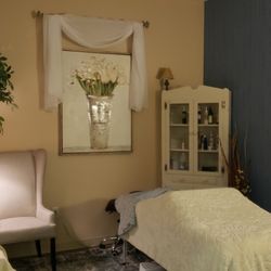 Vital Massage For Health - Treatment room, soft music, aromatherapy lotion, Ahhhhh...
