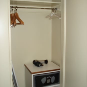 The Bristol - 2nd room - very limited storage space - Hotels Near Me - Bristol, BST