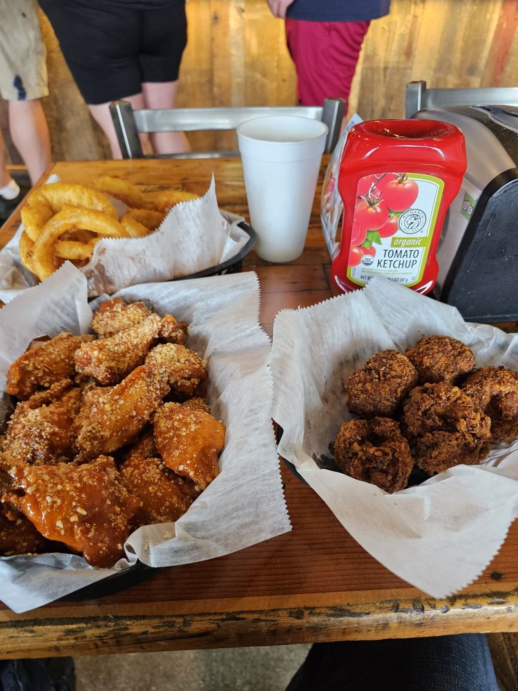 WING DOOZY 29 Photos & 63 Reviews 2359 Health Dr, Wyoming, Michigan