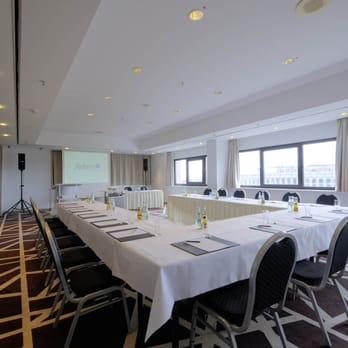 Radisson Blu - Raum Wiesbaden - Hotels Near Me - Dusseldorf, NW