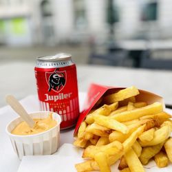 Fritland - Lunch-Fries and a beer!