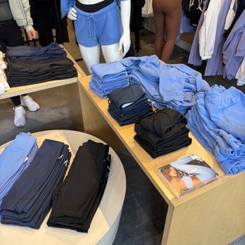 Vuori - Sports Wear Near Me - Los Angeles, California Vuori - Sports Wear Near Me - Los Angeles, California