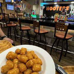Hooters