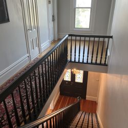 Park Victorian - Stairway to Upstairs Rooms