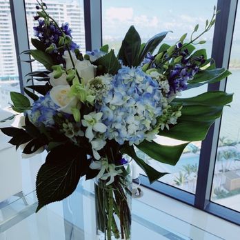 Zoom Bloomz - Florists Near Me - Miami, Florida