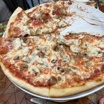 Gregorio's Restaurant - Large pizza with sausage, mushroom, and extra cheese - DELISH!!! - Italian Near Me - Carlsbad, California