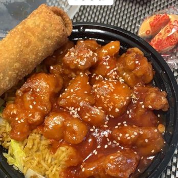 Great Wall - Egg Roll, Sesame chicken, vegetable fried rice - Chinese Near Me - Ypsilanti, Michigan