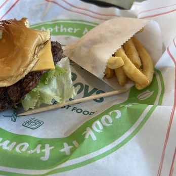 Farmer Boys - Insufficient amount of fries for the burger box - Burgers Near Me - Victorville, California Farmer Boys - Insufficient amount of fries for the burger box - Burgers Near Me - Victorville, California