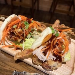 Makiin - Soft shell crab buns