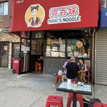 Maxi’s Noodle - Outdoor seating - Cantonese Near Me - Flushing, New York Maxi’s Noodle - Outdoor seating - Cantonese Near Me - Flushing, New York