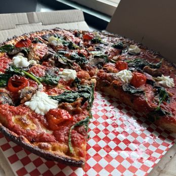 Milly’s Pizza In The Pan - Pizza Near Me - Chicago, Illinois
