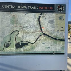 Principal Riverwalk - Trail signs