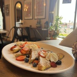 Mi Casita Café - Berry French toast - A fan favorite!