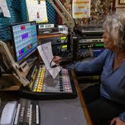 KZYX 91.5fm/90.7fm/88.1fm