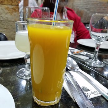 El Galeón Restaurant - Agua fresas mango. Muy deliciosa. - Seafood Near Me - Santiago, RM