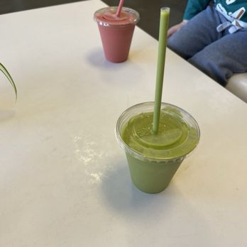 The Main Squeeze - PB&J and Lean Green Smoothie - Juice Bars & Smoothies Near Me - Mount Pleasant, South Carolina