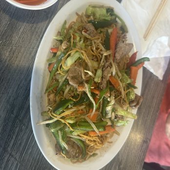 Thai Lai Restaurant - Egg Noodle Stir Fry - Vietnamese Near Me - Hawthorne, California Thai Lai Restaurant - Egg Noodle Stir Fry - Vietnamese Near Me - Hawthorne, California