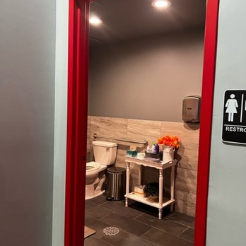 HOTWORX - Midvale - Yoga Near Me - Midvale, Utah