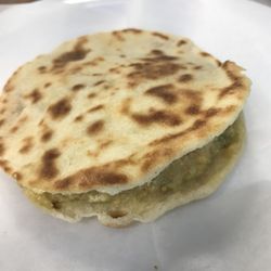 Doña maria - Gordita de harina Rajas con queso.
