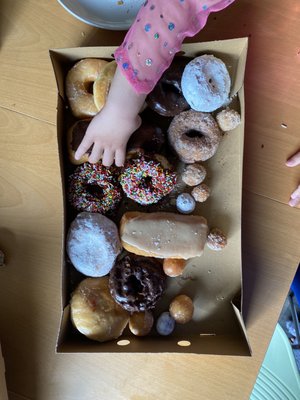 Donuts Plus by null