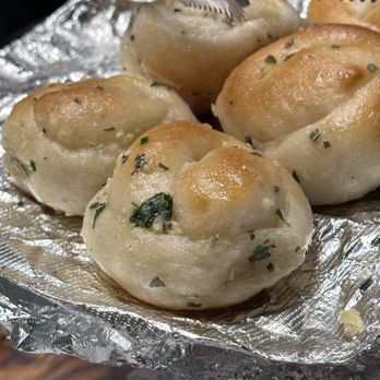 The Parlor Pizza Kitchen - Garlic Knots (6) - Pizza Near Me - Queens, New York