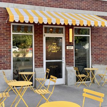 The Yellow Table Café - Outdoor seating - Cafes Near Me - Nashville, Tennessee