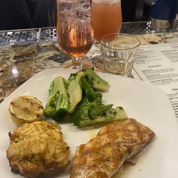 Jasper's - Crab & Grilled Salmon & Crab Explosion - American Near Me - Upper Marlboro, Maryland