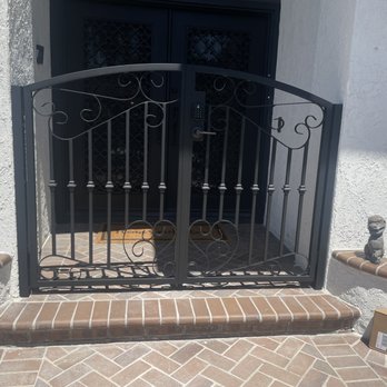 OC Gates - 4 1/2 ft tall entry gate with electronic lock - Fences & Gates Near Me - Laguna Niguel, California OC Gates - 4 1/2 ft tall entry gate with electronic lock - Fences & Gates Near Me - Laguna Niguel, California