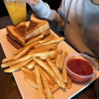Kenwoods Kitchen And Tap - American Near Me - Chino, California Kenwoods Kitchen And Tap - American Near Me - Chino, California