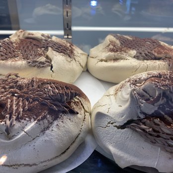 Jann’s Cakes - Peppermint and chocolate meringue. Scrummy. - Coffee & Tea Near Me - Skye, HLD