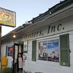 Lynn's Quality Oysters - It's been a couple of years but we remembered each other like it was yesterday!!